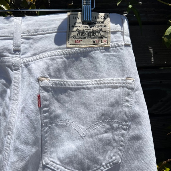 Levi's® WELLTHREAD™ 502™ White Jeans - Size 33" Waist - Picture 8 of 8